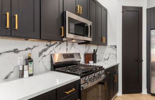 Chic 4BR Getaway Near NRG TMC - Foto 17