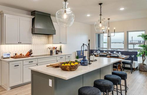 Hot Tub, Fire Pit! High-End Cedar Creek Lake Haven - Foto 9