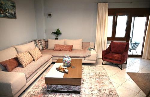 George Living House - Photo 5