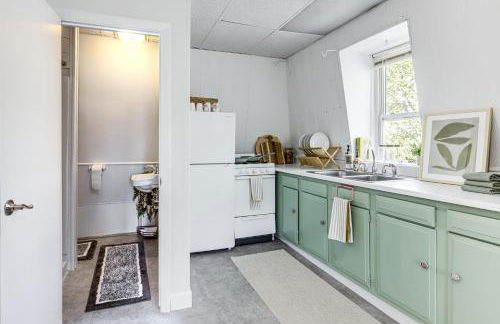 Explore Dtwn, Parks and Colleges Cozy Worcester Apt - Foto 2