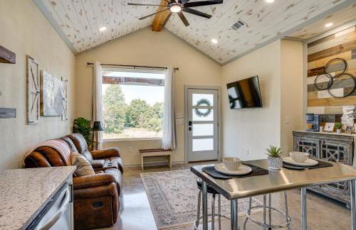 Recently Built Cabin with Pavilion in Granbury! - Foto 8