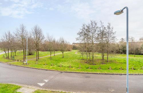 Spacious 5BR House 3 Bathrooms ideal for CONTRACTORS free PARKING - Photo 34