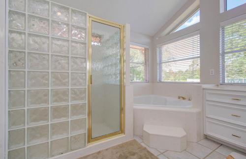 4BD - Pool & Movie Theater - Lake Conroe Nearby - Foto 29