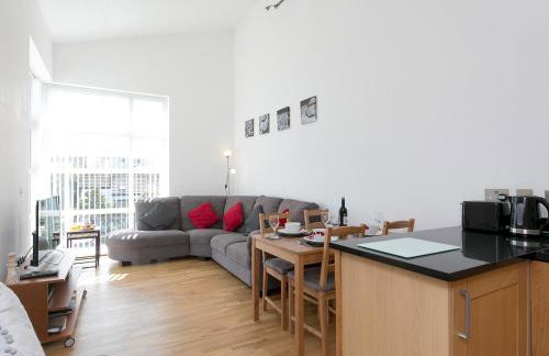 2 Bed Sea View Apartment with Balcony Parking - Pass the Keys - Foto 12