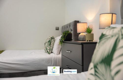 2 Bedroom Apartment By Green Haven Escapes Short Lets & Serviced Accommodation In Leeds with Free WiFi & Parking - Photo 13