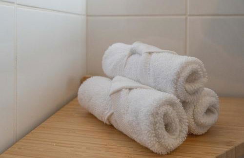 3-Bed Serviced Apt near M62, Leeds - Ideal for Up to 6 Guests - Long Stay Options - Free Parking and Wifi - Foto 17