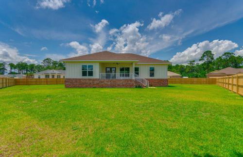 Modern Family Home w/ Spacious Yard in Milton - Foto 23