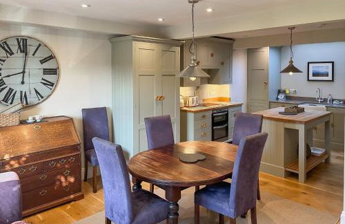 St Anthonys - Photo 1