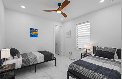 Brand-New - Contemporary Gem-Pool Game Room BBQ - Foto 27