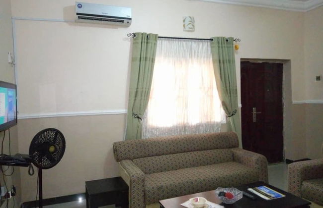 Waterworld Apartments - Photo 2