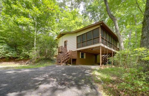 Smoky Mtn Hideaway Screened Porch and Fire Pit - Foto 24