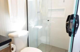 Studio 9 Ahú com Ar-Condicionado Wi-Fi próximo Museu do Olho e Ópera de Arame 1º and - Foto 8