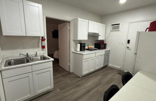 Vegas Apt 8 Mins to The Strip - Free Parking - Foto 18