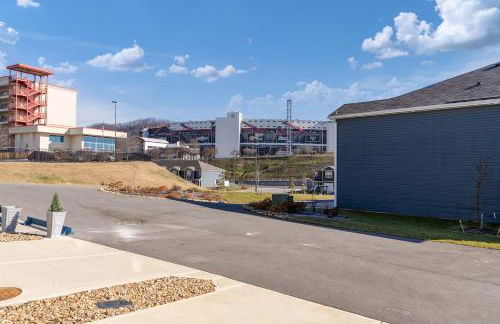 Stylish 3BR Getaway across Bristol Speedway - Foto 7