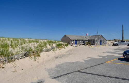 Short drive to town and popular beaches - Photo 40