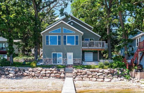 Spacious Edgerton Home with Private Beach and Views! - Foto 3