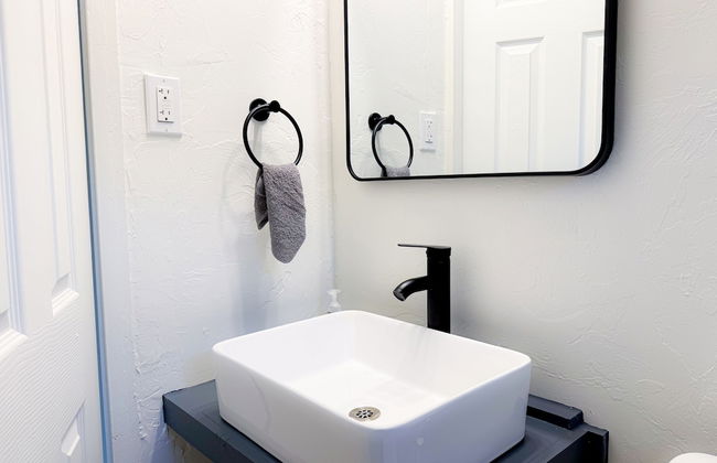 Renovated 2BR Near Paseo With Wifi Smart TV 31B - Photo 33