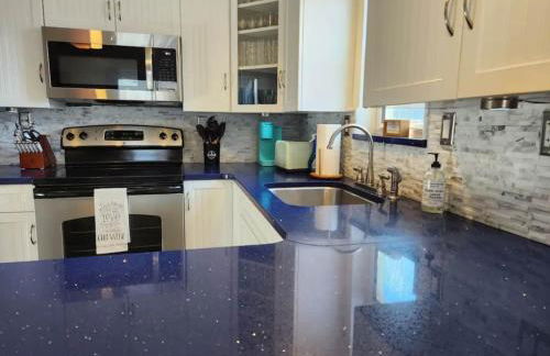 Vista Villa - 3 Bedrooms with Roof Top Deck! - Foto 13