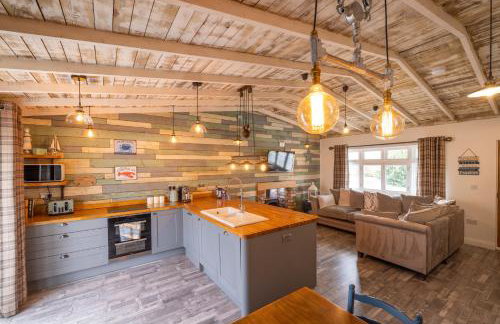 Den of Joy Humberston Fitties sleeps 6,hot tub,log burner - Foto 7