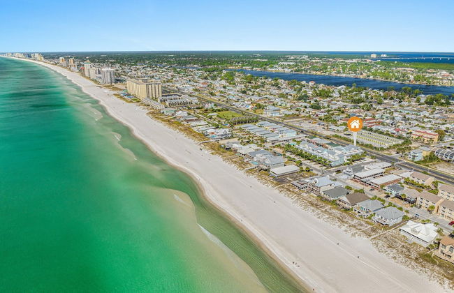 Spectacular 3br 4ba w/ Private Pool, 2 Min Walk to Beach - Sleeps 15! - Foto 47