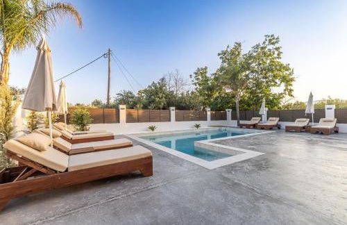 Infinity Holiday Villas - Private Pool, close to Kalamaki Centre, by ZanteWize - Foto 78