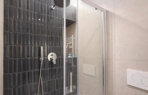 Elegantis Aventino Charming Flat with Private Terrace - Colosseo, Metro and Circo Massimo Nearby - Photo 36