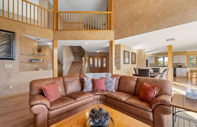 Peaceful Pines 5 BR Home with Jacuzzi - Foto 17