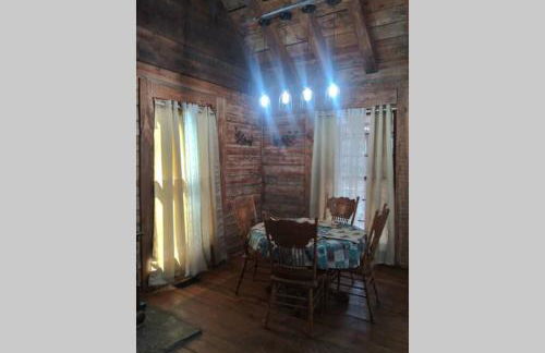 Hoot Nanny's Rustic Cabin on Mossy Creek - Foto 16