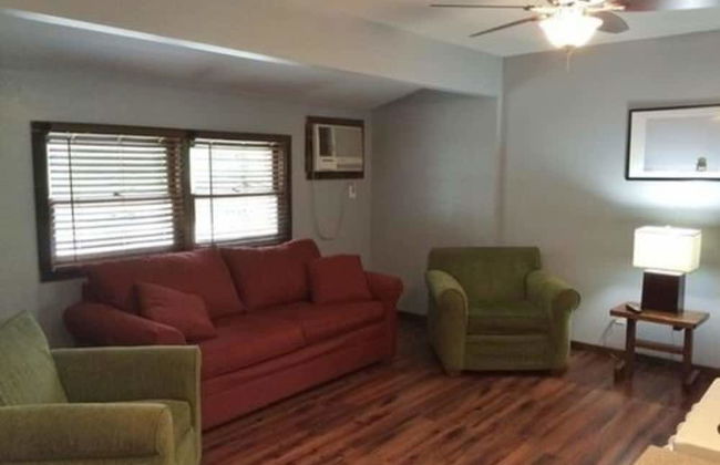 Calm Waters Cabin Resort - Photo 9