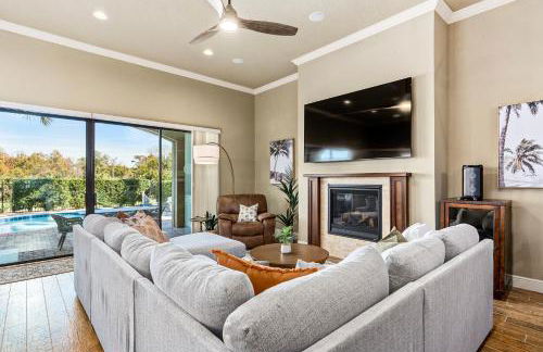 Luxury Resort Family Home Professionally Furnished Ultra Comfortable beds Epic Mario Game Room Themed Bedrooms Heated Pool and Spa Outdoor Grill Golf Course View - Foto 24