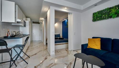 Palm View House - Photo 1