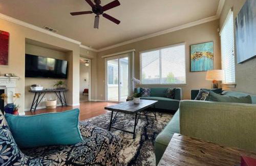 One Story Pet & Family Friendly Fireplace - Foto 2