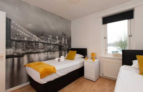 PREMIER - Chapel House with Driveway! - Foto 10