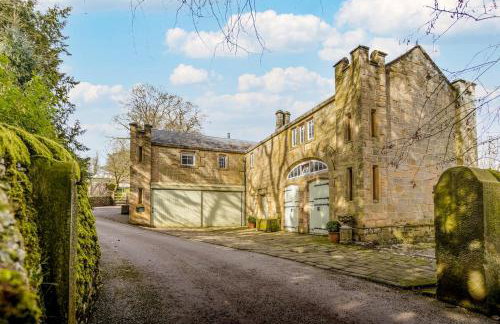 The Entire Coach House at Middleton Hall, Three Bedroom Holiday Home - Photo 1