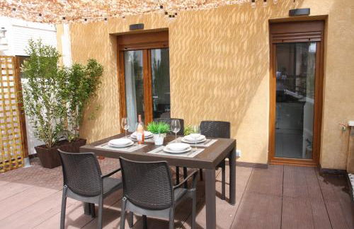 Edificio Privado con Terraza - Photo 6