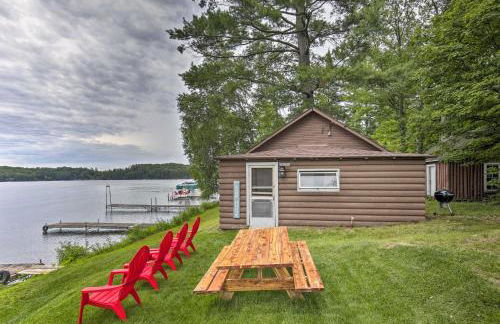 Lakefront Minocqua Cabin with Dock and Fire Pit! - Foto 1