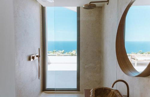 Serenity Villa on the Cliff with climatized pool - Foto 11