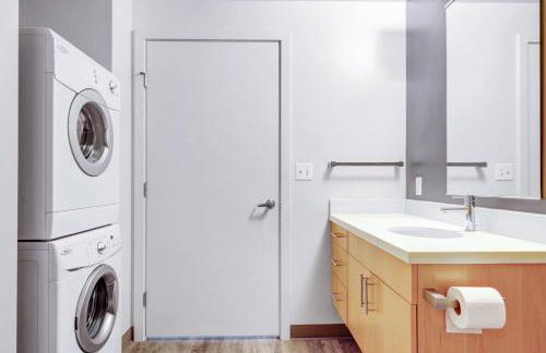 Downtown Bellevue 1BR w Lounge Gym nr Shops SEA-234 - Foto 12