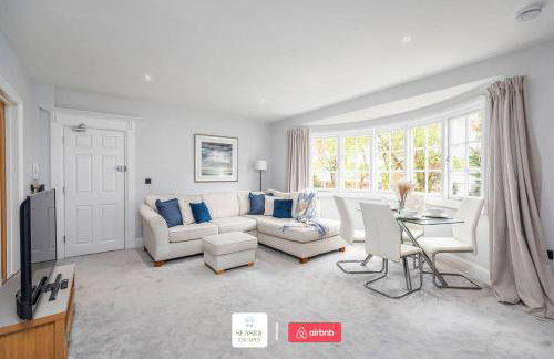 Treeside Place l Seaside Escapes Short Lets & Serviced Accommodation - Foto 2