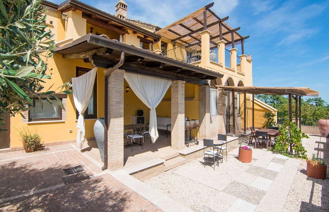 Captivating Apartment in Ascoli Piceno with Hot Tub - Foto 1