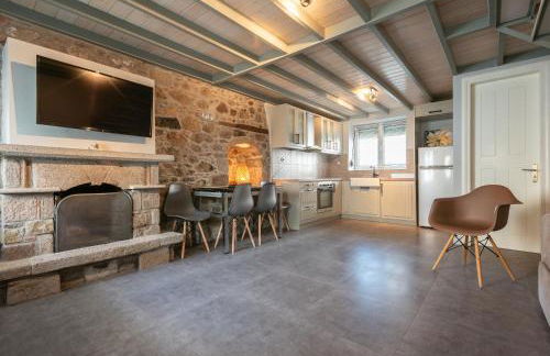 Traditional Stone House - Photo 11