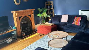 Taylor Close - Spacious Central Ferry Flat - Photo 1