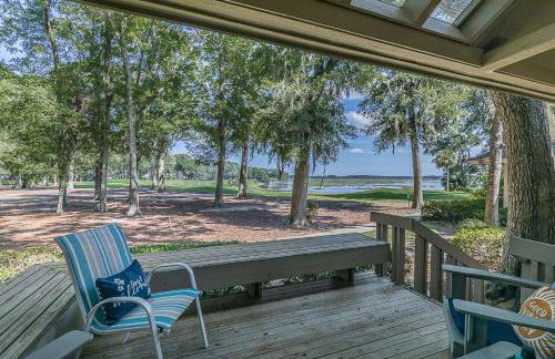 New Listing! Water Views with Short Walk to Dataw Clubhouse and Pool - Sleeps 6 - Foto 4