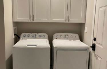 Spacious Home near Airport - Foto 13