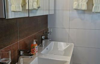 Apartment mit komplett eingerichteter Küchenzeile im Wohnraum by Interhome - Foto 28