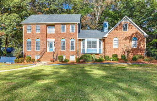 ~ 30 Mi to Atlanta - ‘The Wellness Manor’ w/ Deck! - Foto 41