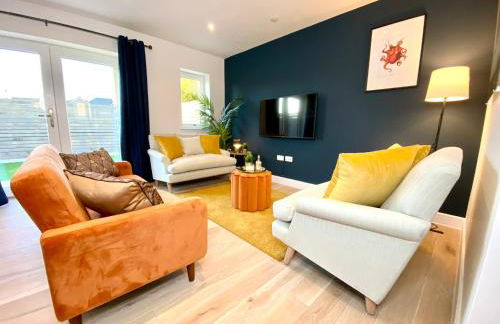 Amazing NEW Large 2 bedroom House - 5 Minutes to the nearest Beach! - Great Location - Garden - Parking - Fast WiFi - Smart TV - Newly decorated - sleeps up to 5! Close to Poole & Bournemouth & Sandbanks - Foto 17