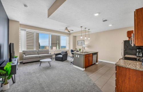 Luxury High-Rise • 18th Floor Condo • Parking 3 - Foto $