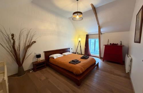 Maison renovee en pierres séjour spacieux avec jardin et terrasse aménagée près Omaha beach & Bayeux à 5mn de la mer tous commerces - Foto 60