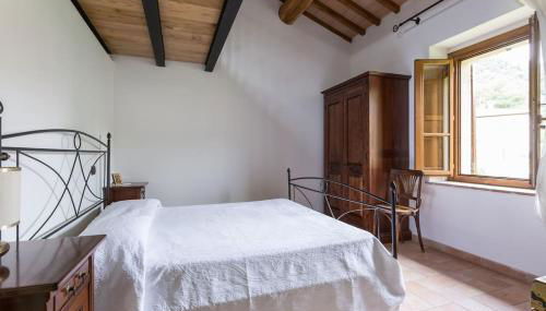 Casa ridente nella valle del Menotre con giardino - Photo 5